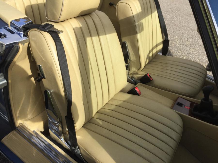 Интерьер Mercedes-Benz 280 SL (R107) 1983 года  (EU) (фото 84 из 120)